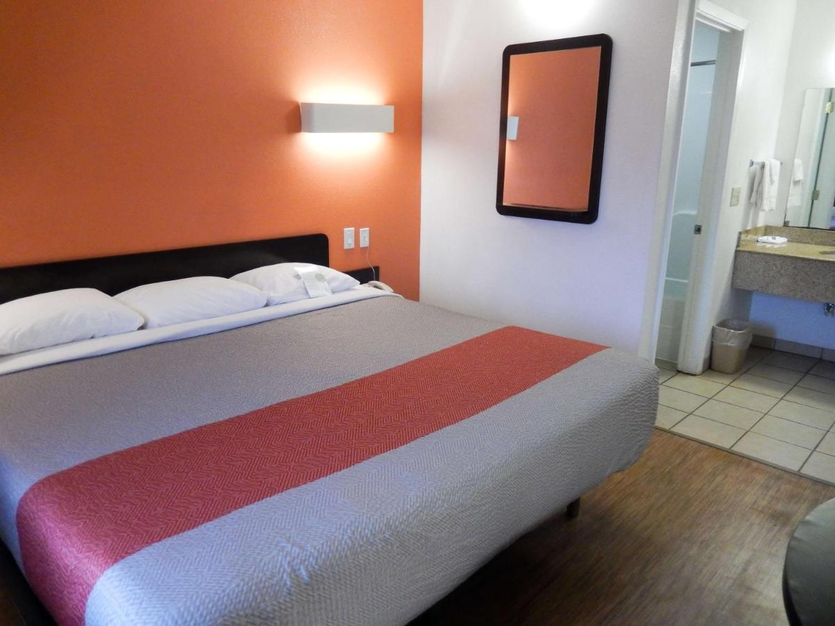 Motel 6-Clute, Tx Ngoại thất bức ảnh
