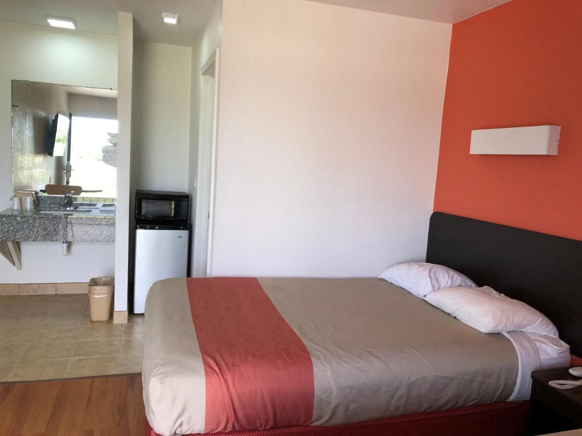 Motel 6-Clute, Tx Ngoại thất bức ảnh