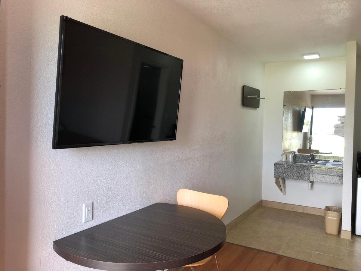 Motel 6-Clute, Tx Ngoại thất bức ảnh